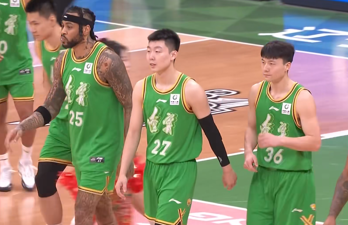 世界杯小组分组-CBA一夜4场惨案+2场逆转！广东3连胜 上海9连胜终结 附上最新排名